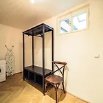 セント ジョージ アパート